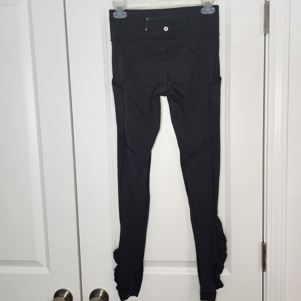 Lululemon Leggings Ruffle Hem Athletic Yoga Pants with Pockets Black Size 4 - Picture 2 of 6